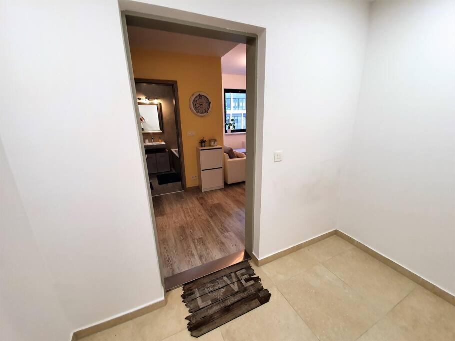 Comfy & Stylish Flat In The City Centre + Parking Братислава Экстерьер фото